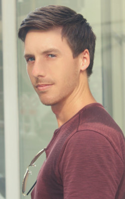 リバースセンターパート刈り上げセンターパートサーフカール