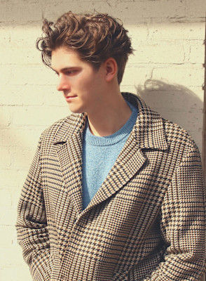 リバースセンターパート刈り上げセンターパートサーフカール