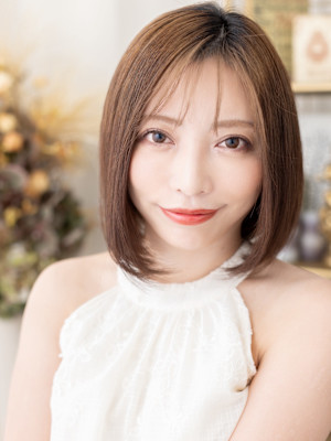 韓国風インナーカラー小顔透け感前下がりボブ　ミルクブラウン