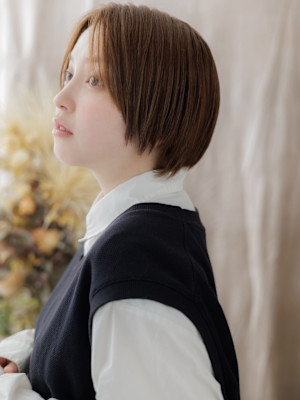 ブリーチなしミルクブラウン小顔シャギーショート　レイヤーボブ