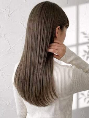 アッシュカラー 髪質改善 顔周りレイヤー 20代 透明感