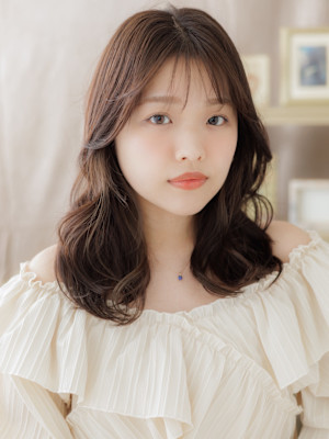 ゆるふわくびれカール大人ガーリーミディ　ローライトカラー