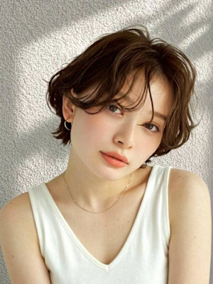 顔周りカット ブラウンベージュ 20代 くびれヘア 透明感
