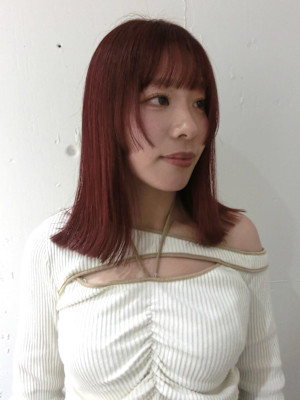 チェリーレッド×切りっぱなしミディ