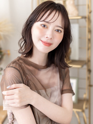 シースルー前髪ミディアムレイヤーハッシュカットレイヤーボブb