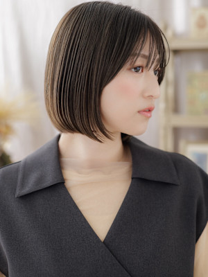 艶髪ダークグレージュ切りっぱなし小顔ミニボブダークアッシュb