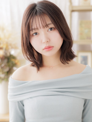 レイヤーカットくびれミディアムこなれヘア　モカブラウンb