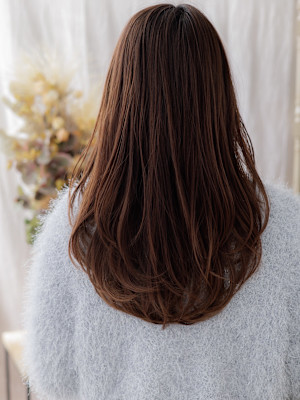 ピンクブラウンロングレイヤーシャギーカット　ミルクブラウンb