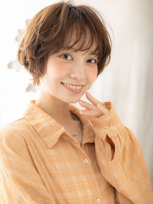 ミルクブラウンブリーチなしくせ毛風マッシュパーマ20代30代