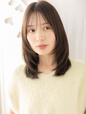 ダークグレージュシャギーカットミディアムレイヤー30代40代