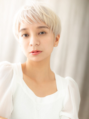 ハイトーンカラーホワイトシルバークールショート10代20代