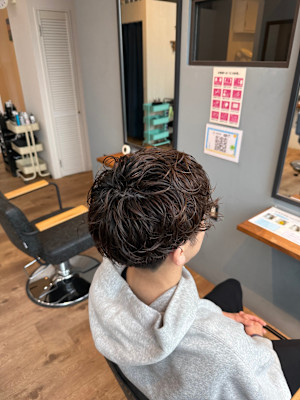 シークレットパーマ／癖毛活かし束感ラフウェーブショート