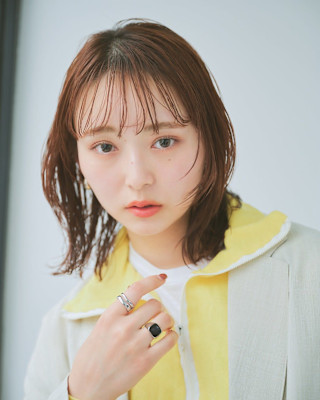 顔まわりカット×ニュアンスパーマ風スタイル