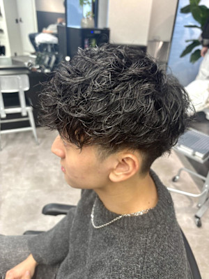 無造作◎強めシャドウパーマで差がつくメンズヘア