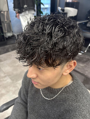 無造作◎強めシャドウパーマで差がつくメンズヘア