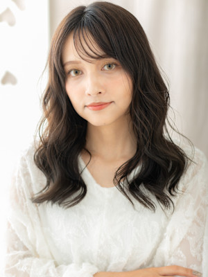 黒髪ダークアッシュ大人美人波巻きエアリーロング30代40代