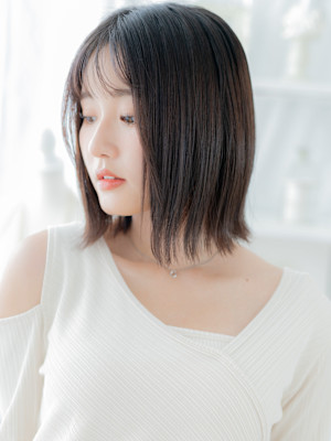 黒髪ダークアッシュ切りっぱなしシャギーカット　グレージュb