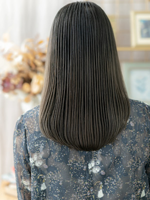 姫カットブルーグレージュ大人ガーリーミディ　顔周りカットb