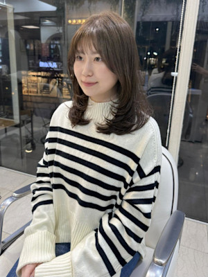 ミディアムレイヤー×ベージュカラー