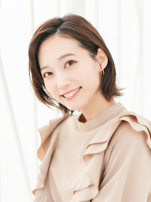 ナチュラルなかきあげバングヘアー