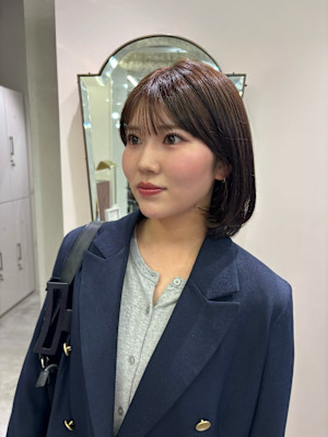  上品くびれボブ×艶ブラウン