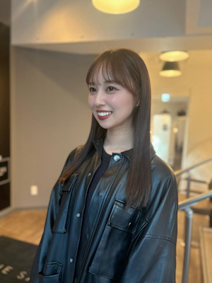 オリーブグレージュ