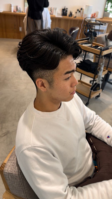 大人っぽく見えるメンズパーマ