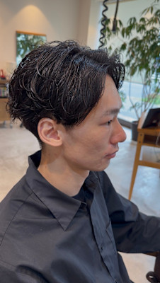 自然な動きが出るメンズパーマ