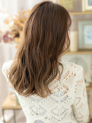 ウォームベージュ外国人風エアウェーブパーマコテ巻き風パーマb