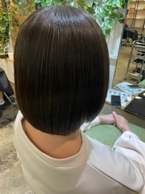 ワンレンボブ前下がりショート内巻きワンカール鎖骨ミディアム