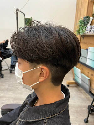 爽やかツーブロック刈り上げ束感アップバング