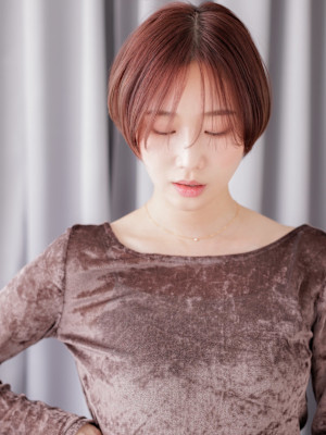 透明感ピンクベージュ ブリーチなしクールショート20代30代