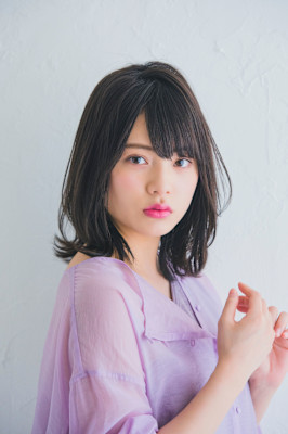 暗髪でも◎愛されミディアム