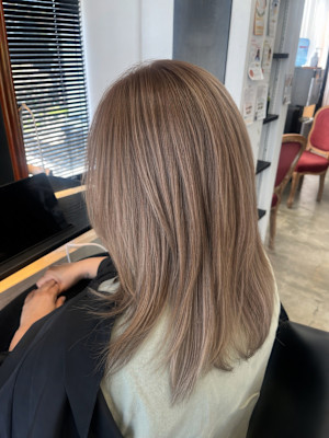 柔らか透明感ベージュカラー