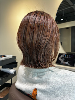 ひし形レイヤーボブ　 30代　40代　外はねボブ