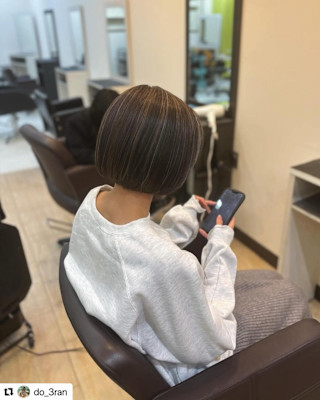 ブリーチなしで作る、大人の艶色。