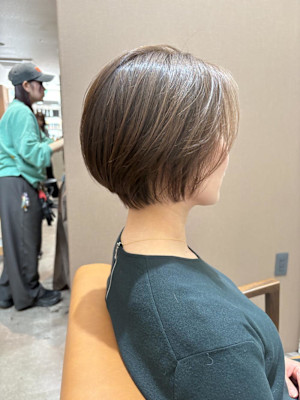 40代柔らかショートボブ、ベージュ