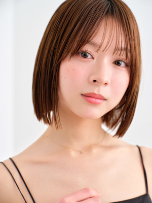 小顔見えシースルーバング×王道ナチュラルボブ
