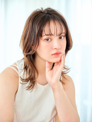 韓国外ハネレイヤーミディ×水光肌カラー