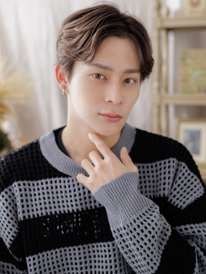 アップバングくせ毛風モテ髪メンズコンマヘアニュアンスパーマb