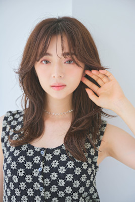 大人かわいい30代40代ミディアムレイヤー小顔前髪カット