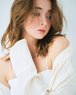 ウェーブミディアムヌーディーベージュ