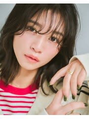 前髪ラフパーマ柔らかミディアムヘア