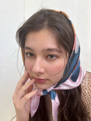 シースルーバング×スカーフアレンジ