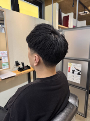 ショートヘア×テーパーフェード