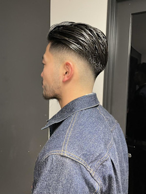 スリックバックスタイル/フェードカット//アップバング