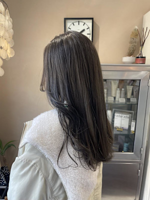 カーキグレージュ