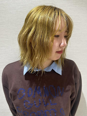 イエローベージュカラー