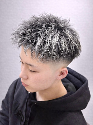 ツイストスパイラルアップバング×シルバーハイライト