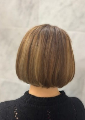 グレージュハイライト＆ローライトボブ